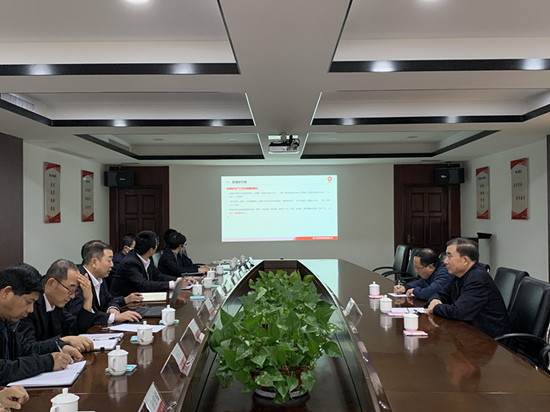 原中國建材集團領(lǐng)導(dǎo)、現(xiàn)浙江大學(xué)教授劉志江一行蒞臨公司調(diào)研
